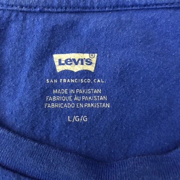*SOLD* Levi's Graphic Print Blue Tee Shirt - Picture 7 of 7